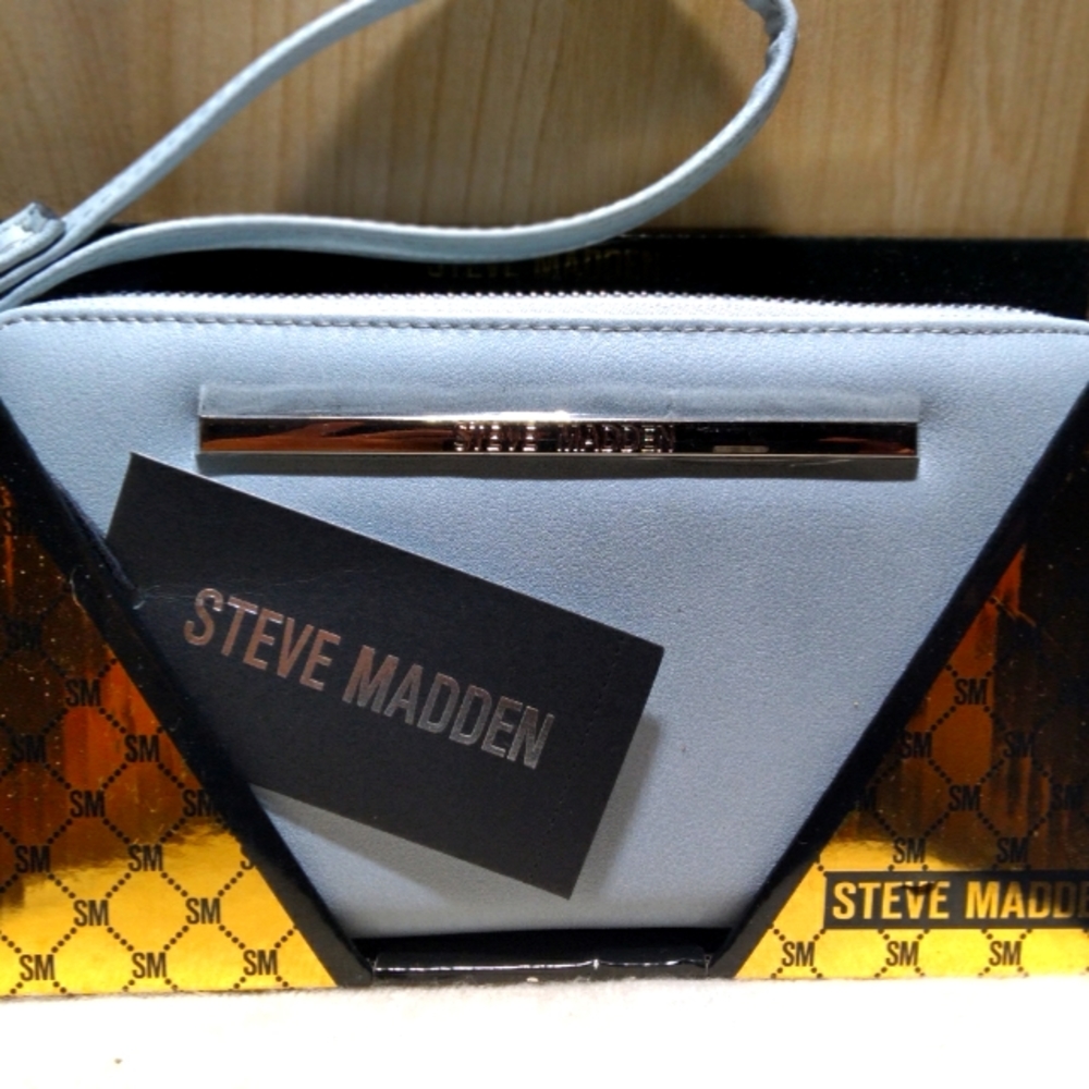 Steve Madden blue clutch